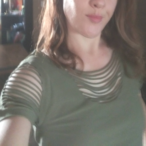 Strappy "shredded" top - Picture 4 of 4